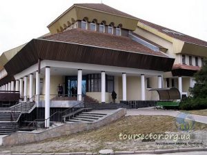 Трускавец - санаторий Хрустальный Дворец (столовая)