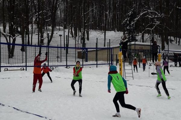 волейбол на снегу