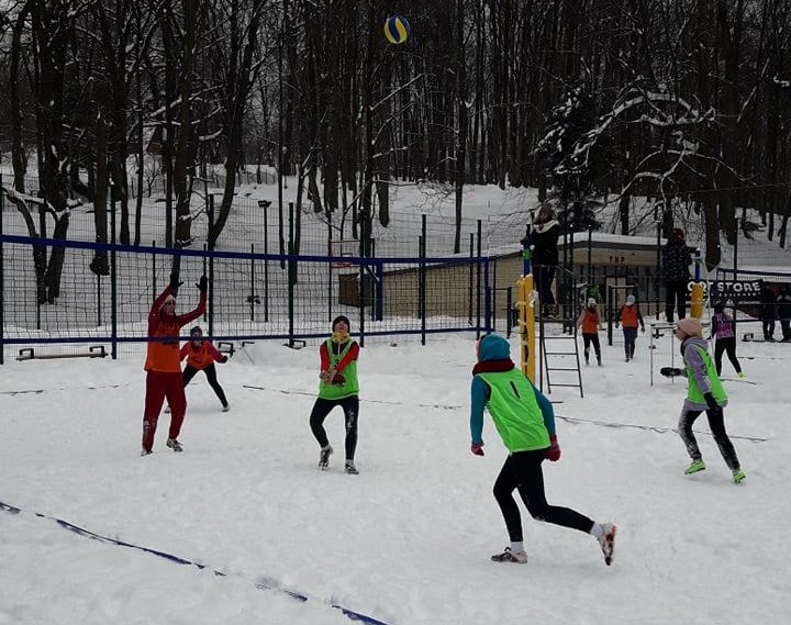 волейбол на снегу