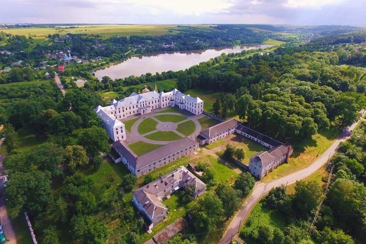 Що зробити після прибуття до Тернополя: гід для мандрівників